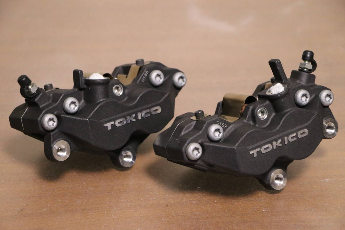 綺麗 ZRX1200 DAEG 純正 フロント キャリパー 左右セット 中古 綺麗 ZRX1200 DAEG 純正 フロント キャリパー 左右セット 中古
