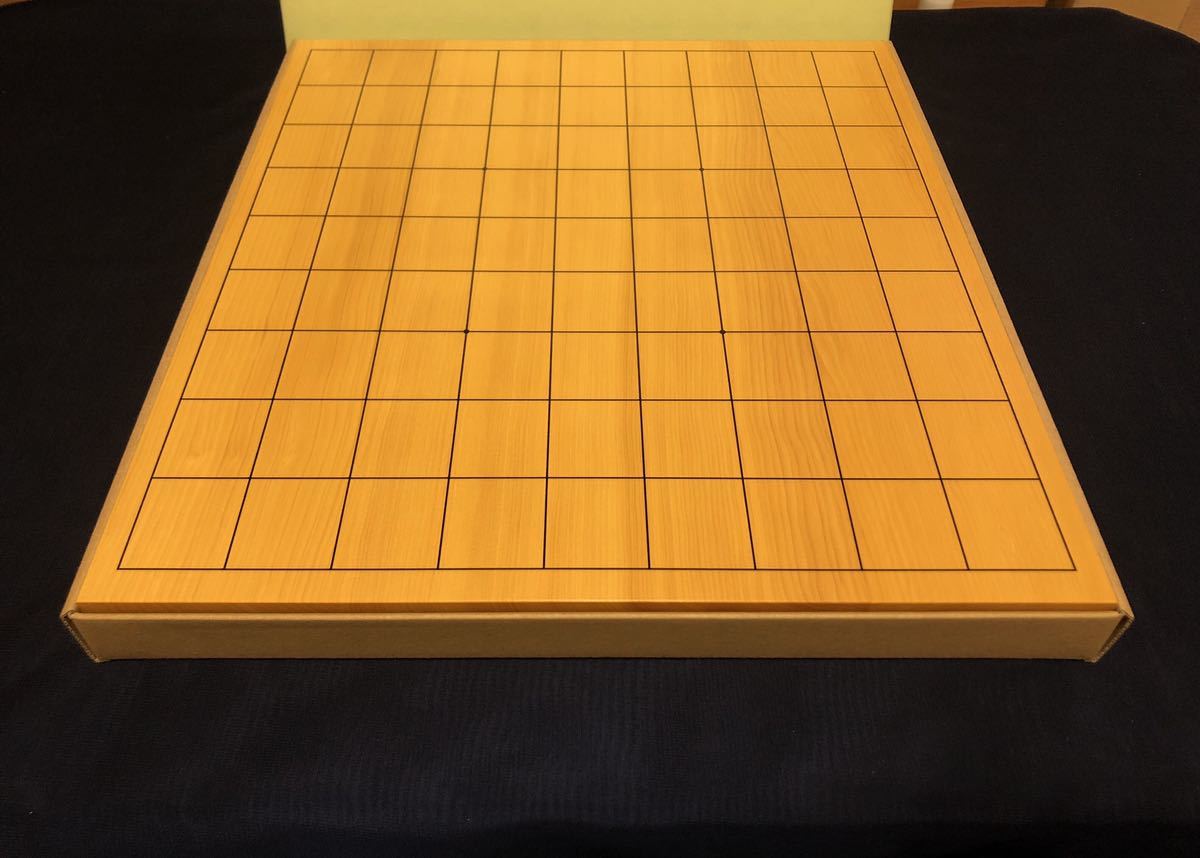 新品 高級将棋盤・本榧・卓上一寸将棋盤・太刀盛り（特上柾目３枚継ぎ