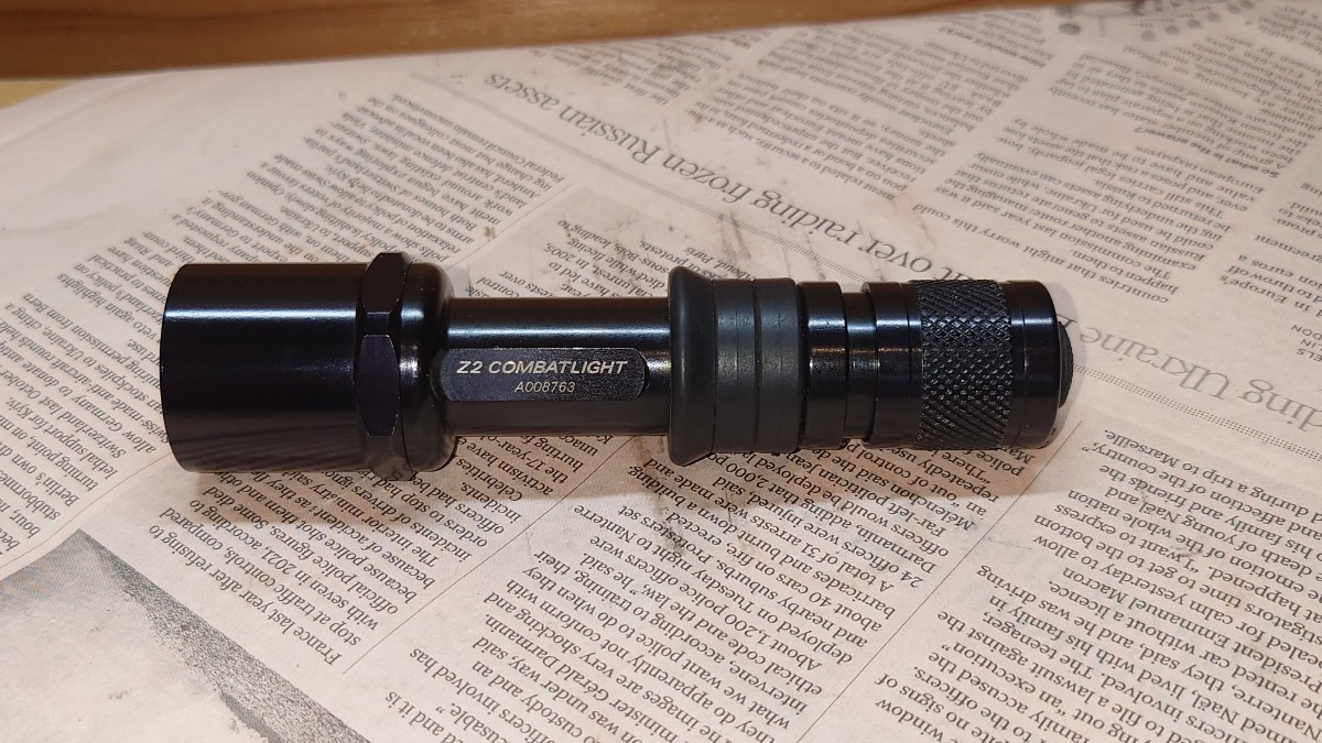 Yahoo!オークション - SUREFIRE Z2 COMBATLIGHT 2セル6V65 Yahoo!オークション - SUREFIRE Z2 COMBATLIGHT 2セル6V65