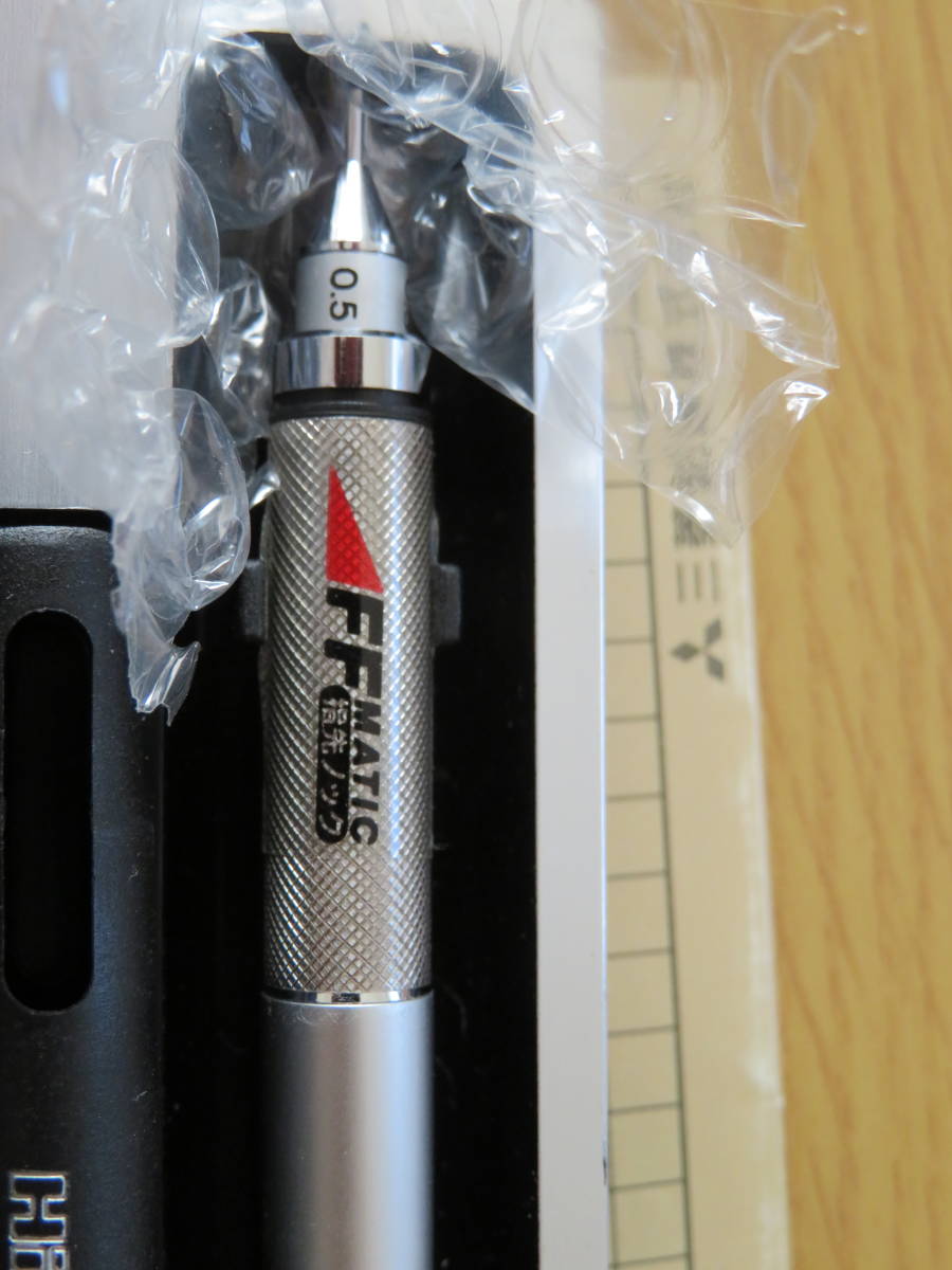 ◆三菱鉛筆：製図用シャープペン Hi-uni SHARP ハイユニ Ｍ5-3051FF 銀 0.5mm　箱入り _画像2