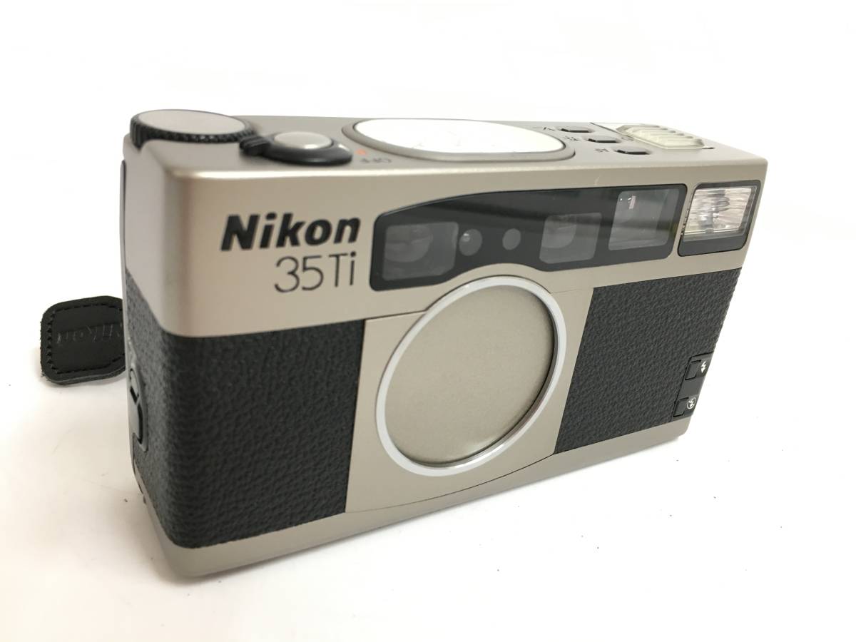 ファッション     ニコン コンパクトフィルムカメラ