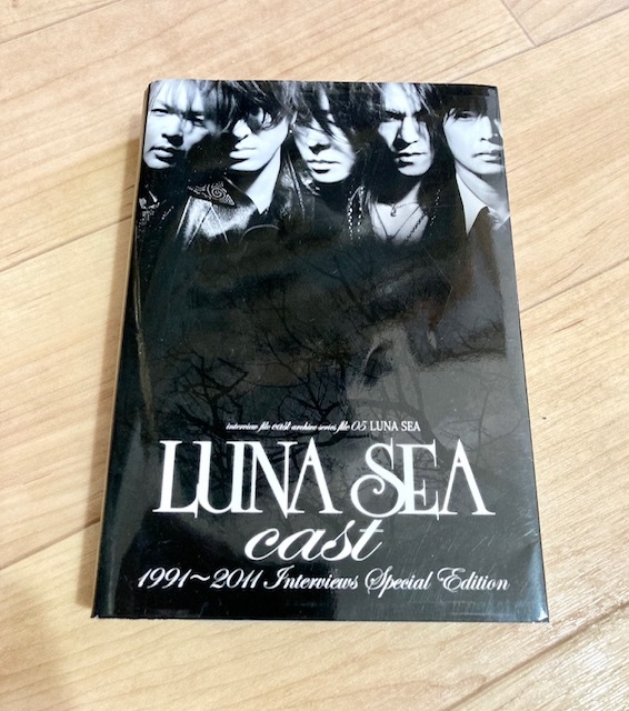 ★即決★送料無料★匿名発送★ LUNA SEA cast 1991~2011 Interviews Special Edition ルナシー 河村隆一_画像1