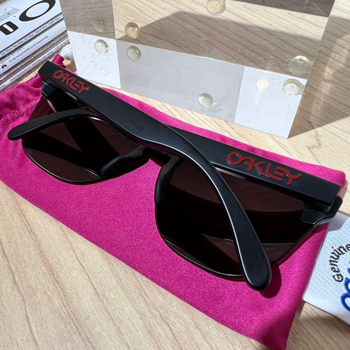 【即決】OAKLEY オークリー サングラス Frogskins lite フロッグスキン ブラック レンズ プリズムルビー prizm ruby_画像3