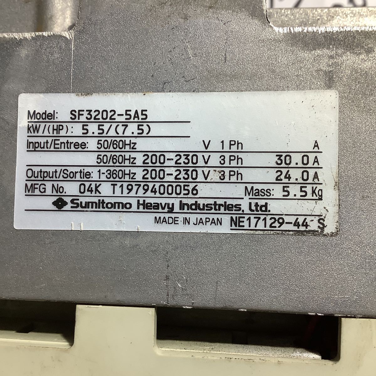 住友重機械工業インバータ SF -320 モデルSF3202-5A5 (5、5kw)中古品一般通電まで済みです。動作未確認です_画像3