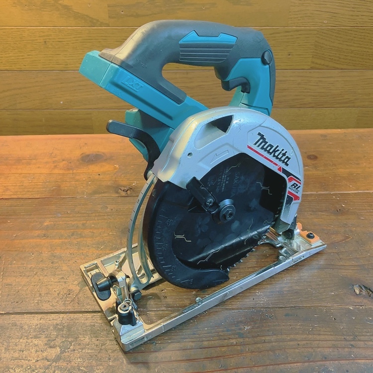 H 状態良好♪マキタ makita HS631D 18V 165mm 充電式丸ノコ 6型丸ノコ