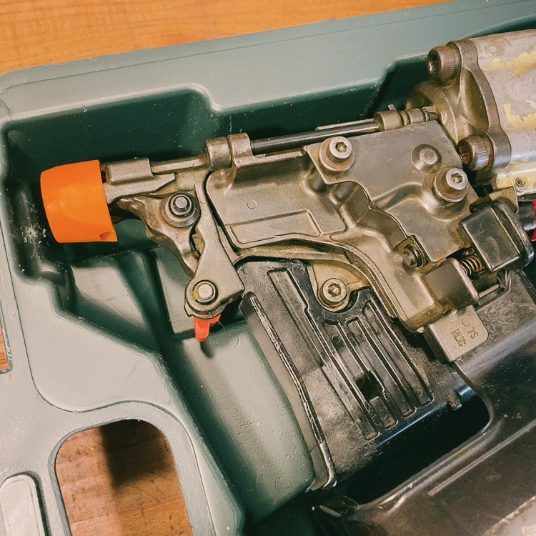 7日保証・整備済】消耗部品多数交換 日立 HIKOKI 高圧 75mm 釘 7日保証・整備済】消耗部品多数交換 日立 HIKOKI 高圧 75mm 釘