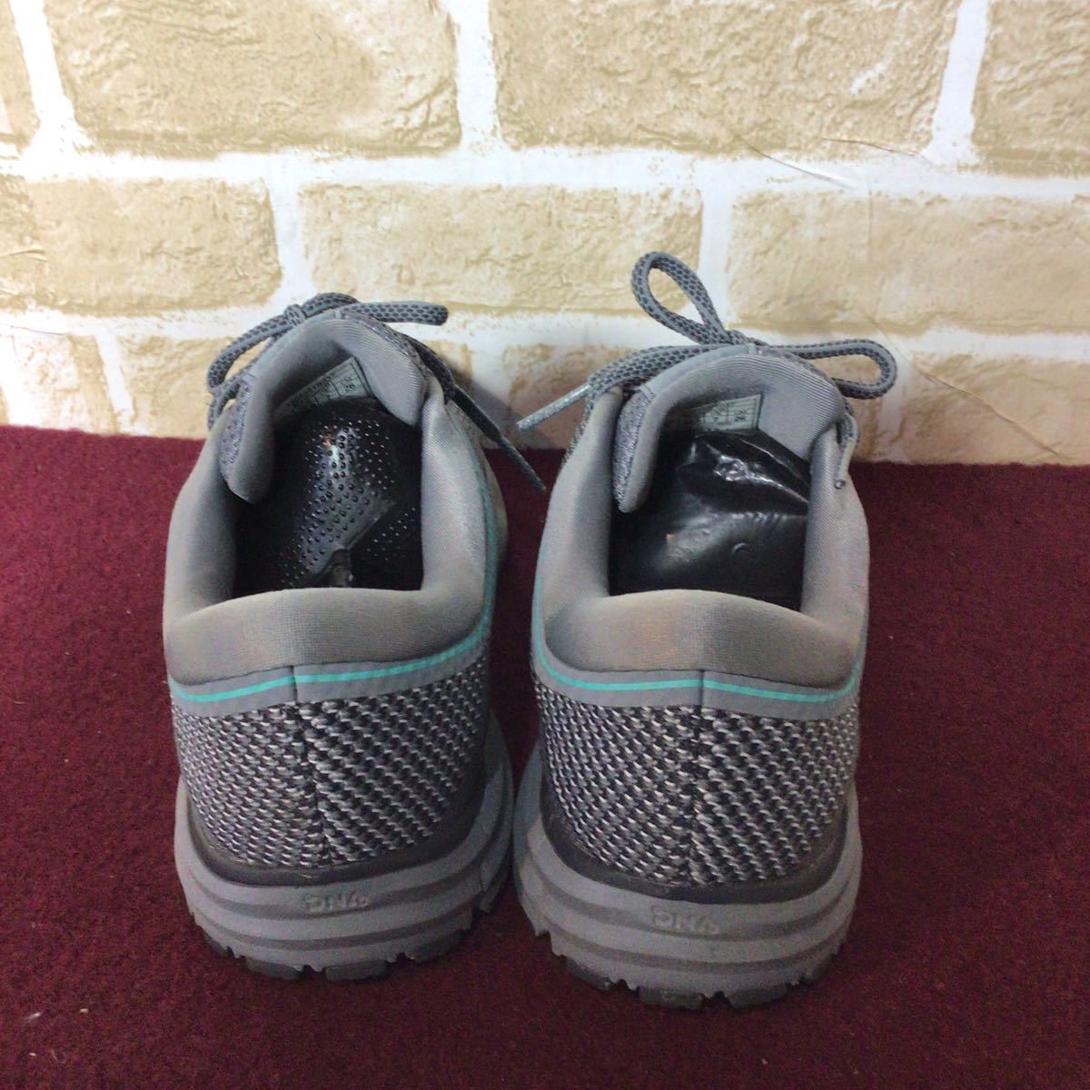 [ selling out! free shipping!]A-40 BROOKS! walking shoes!26! gray! light blue! commuting! running! training! sport shoes! used! beautiful goods!