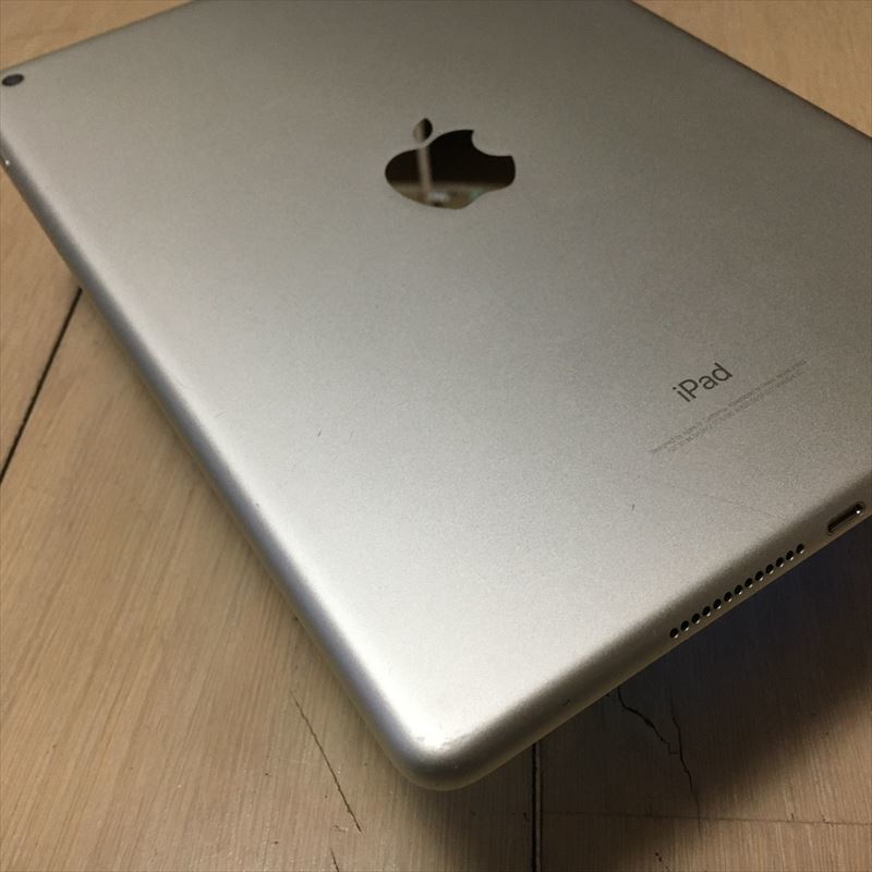 期間限定 29日まで! 488)Apple iPad 第5世代 WiFi 32GB シルバー 9.7インチ Retina A9/2GB/32GB MP2G2J/A(139488)