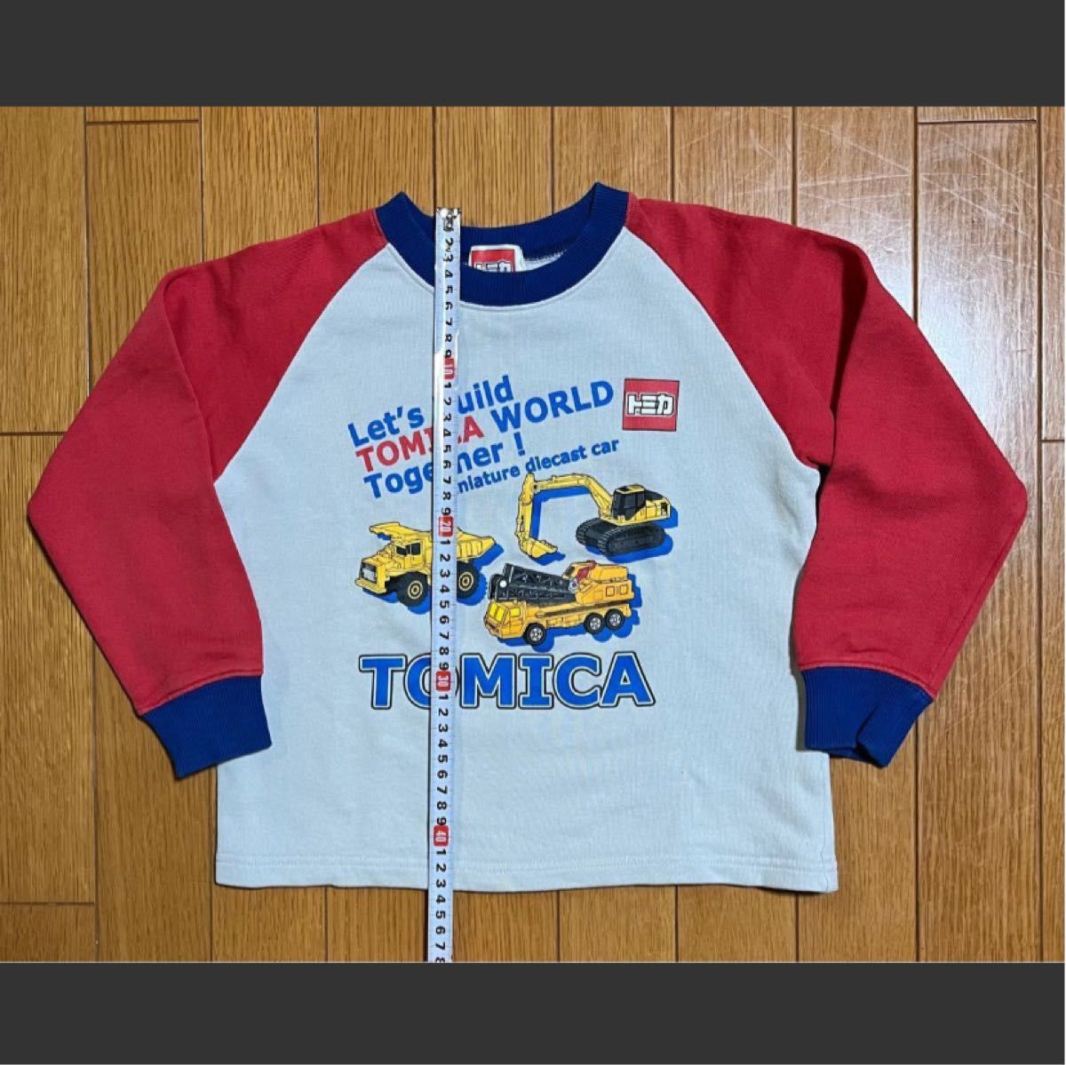 ★乗り物好きにおすすめ★TOMICA  トミカ　トレーナー　丸首　120㎝  子供服　キッズ