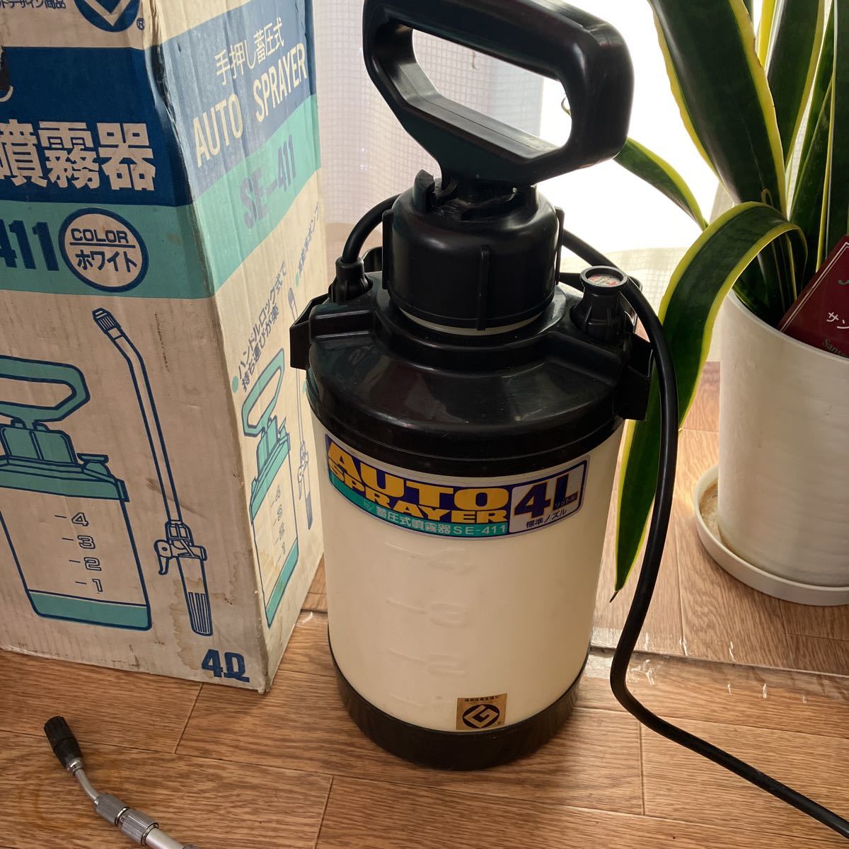 アイリスオーヤマ 蓄圧式噴霧器 4Lタンク_画像2