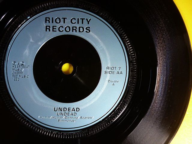 EP◆UNDEAD/It's Corruption/Undead Riot City Records Riot7◆Punk,パンク,アンデッド,レコード 7インチ アナログ_画像4