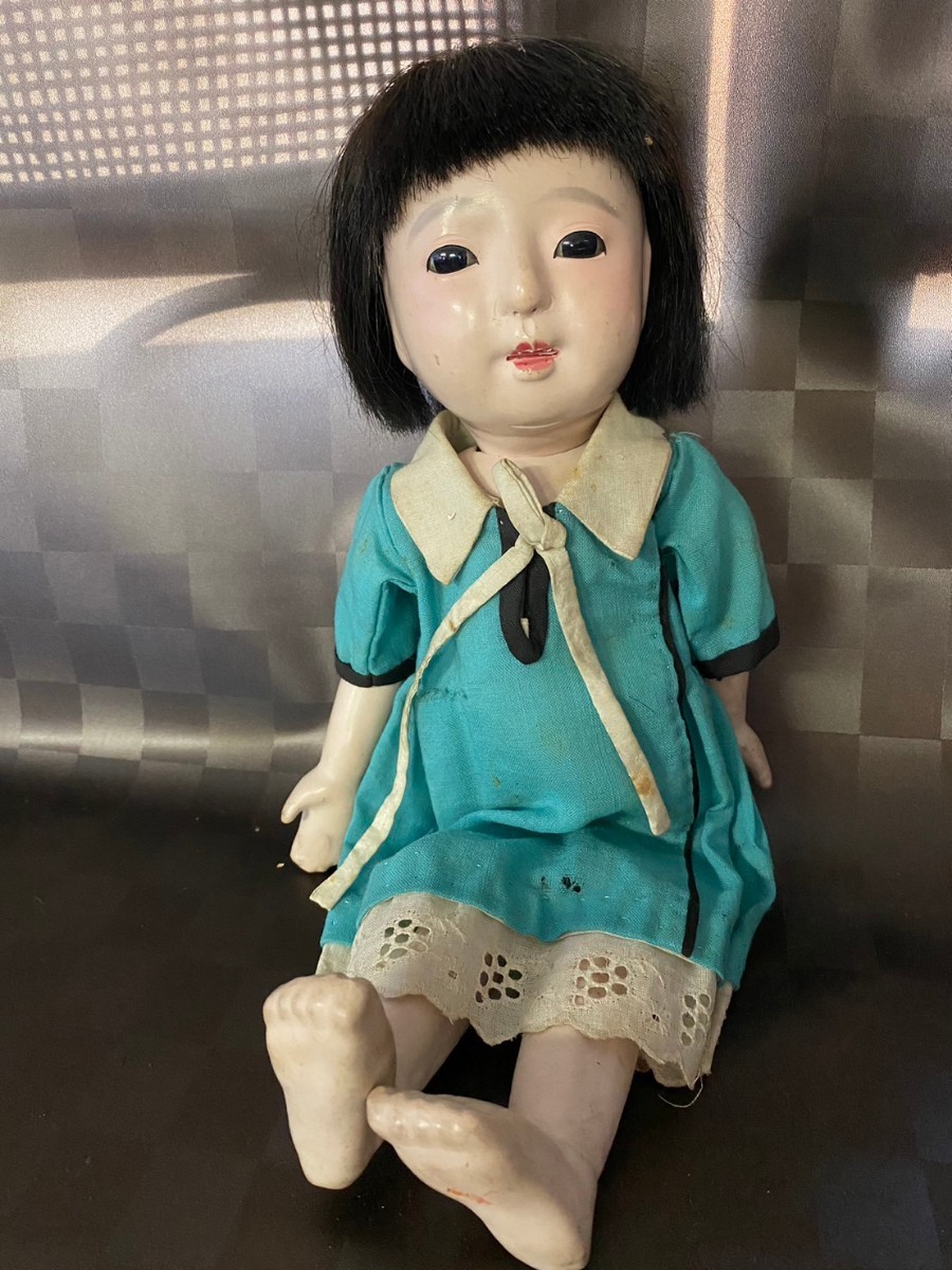 日本人形　アンティークドール　抱き人形　レトロな人形１体になります。