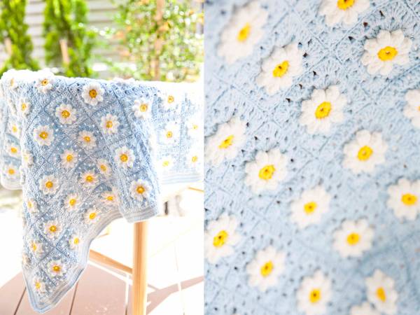  hand made crochet needle braided . flower motif light blue te-ji-* handmade / key braided / knitting * lap blanket / knee ../ sofa cover *