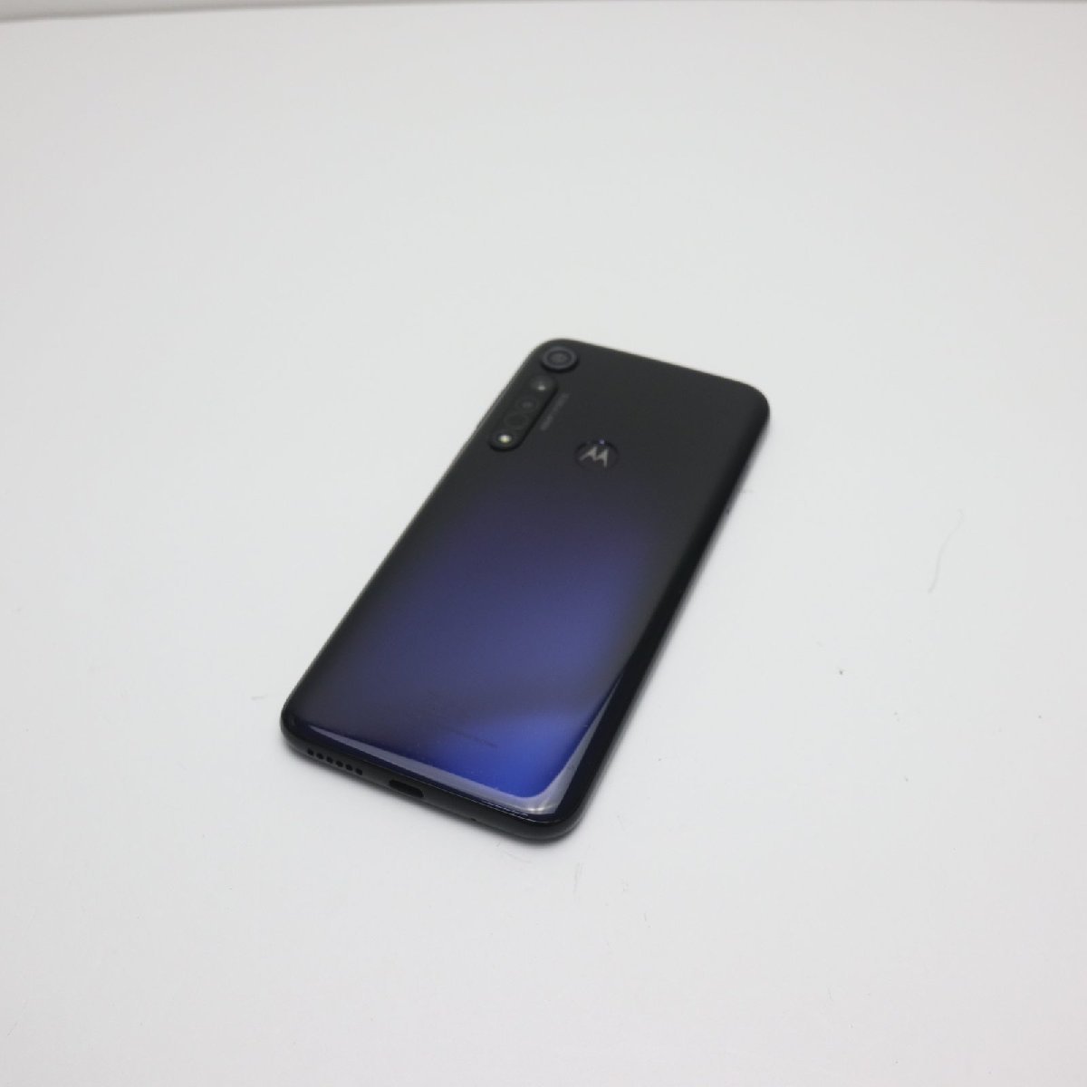 超美品 SIMフリー moto g8 plus コズミックブルー スマホ 白ロム 中古 あすつく 土日祝発送OK_画像2