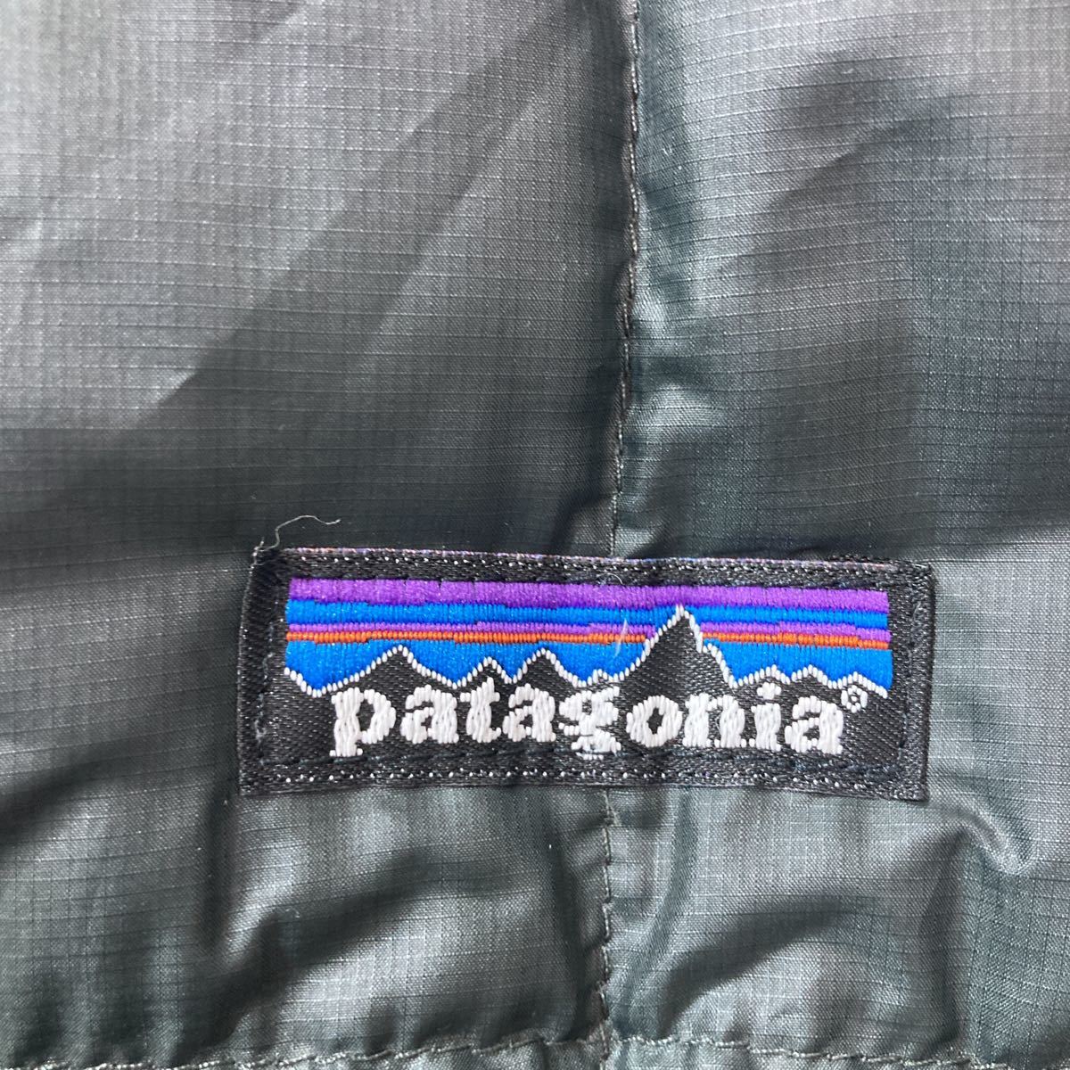 257 patagonia パタゴニア ダウンジャケット パッカブル サイズM アウトドア グースダウン ブラック メンズ 黒 キャンプ 登山 31024AE_画像3