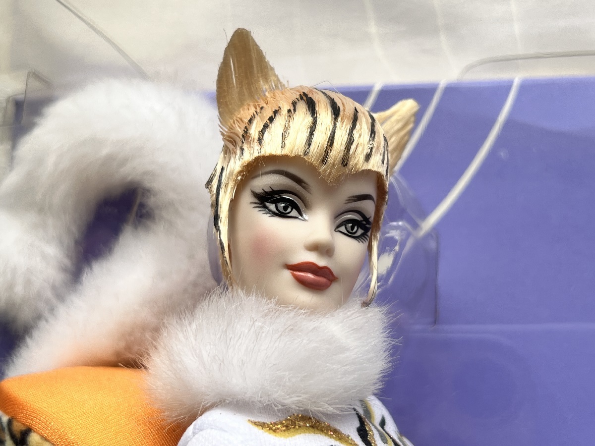 【未開封】★希少★　Barbie/バービー 　Lounge Kitties　Collection　ラウンジキティ・コレクション　 ホワイトタイガー　_画像2