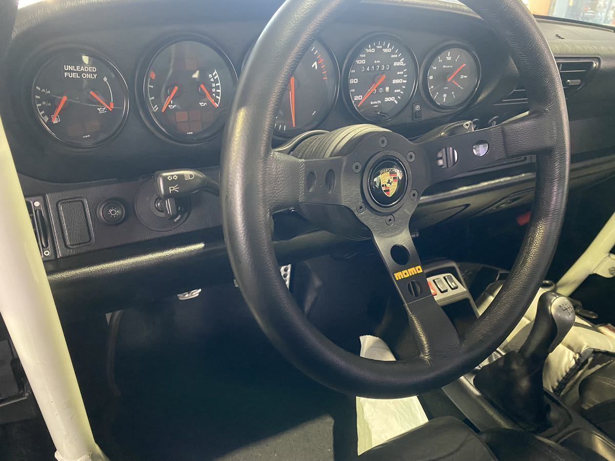 MOMO ステアリングホイール ポルシェ 993RSから取り外し品 ホーン