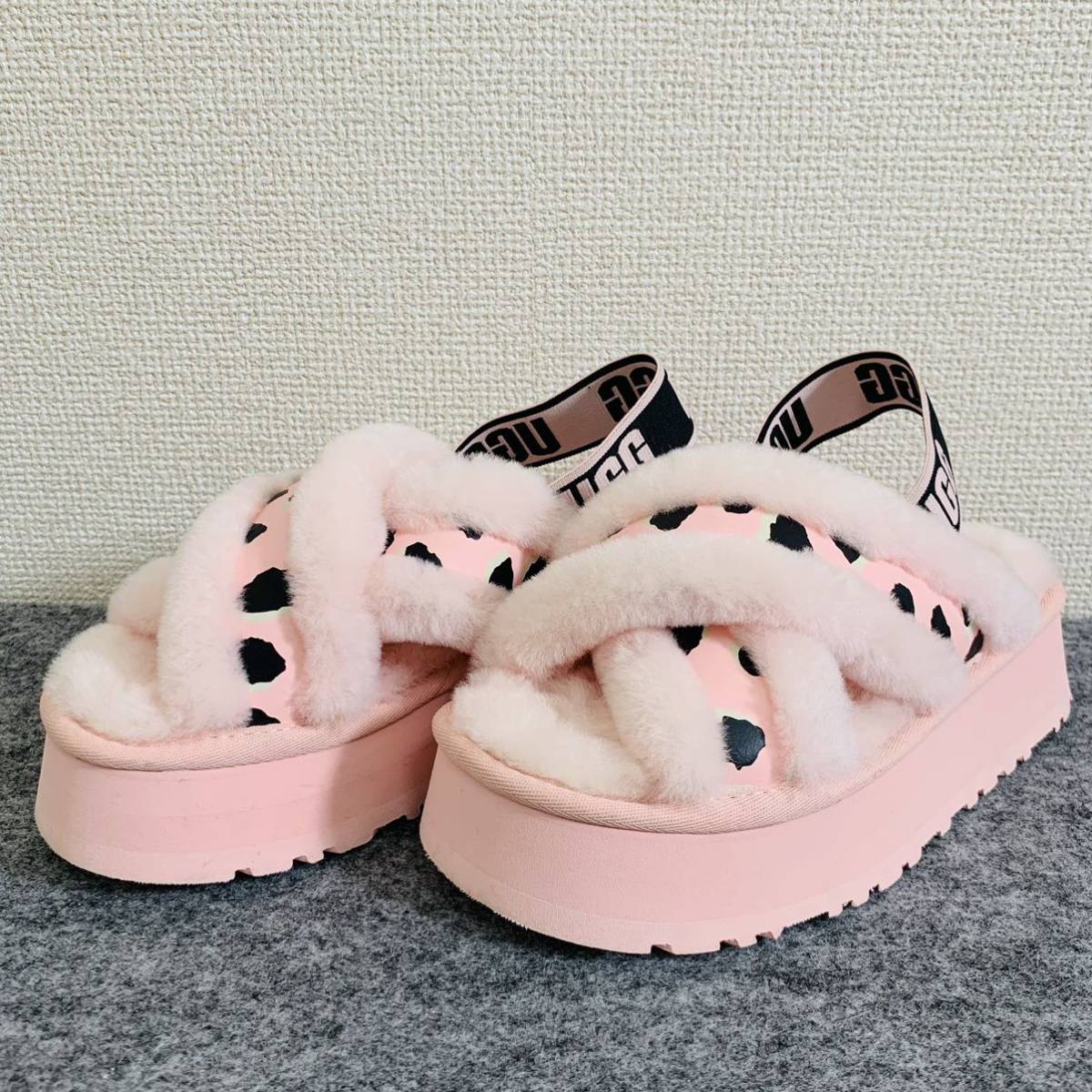 美品】完売品 UGG DISCO CROSS SLIDE 厚底サンダル アグ ピンク ヒョウ