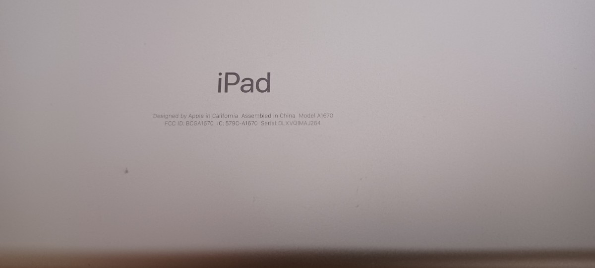 Apple iPad Pro / A1670 第２世代　12.9インチディスプレイ　Wi-Fiモデル　ios 17.03 最新バージョン_画像8
