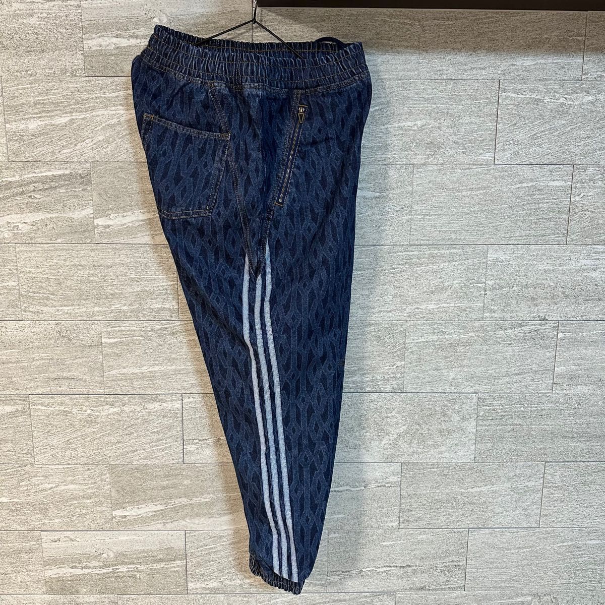 adidas IVY PARK モノグラム デニム トラックパンツ US L|Yahoo adidas IVY PARK モノグラム デニム トラックパンツ US L|Yahoo