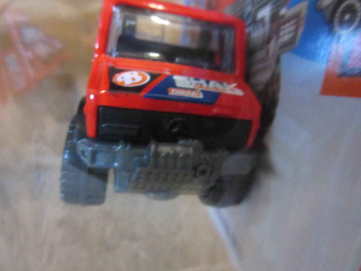 Hot Wheels Mercedes-Benz Unimog 1300 HW Hot Trucks 4/10 USカード メルセデス・ベンツ ウニモグ 1300 ドミトリー シャクマトフ_画像4