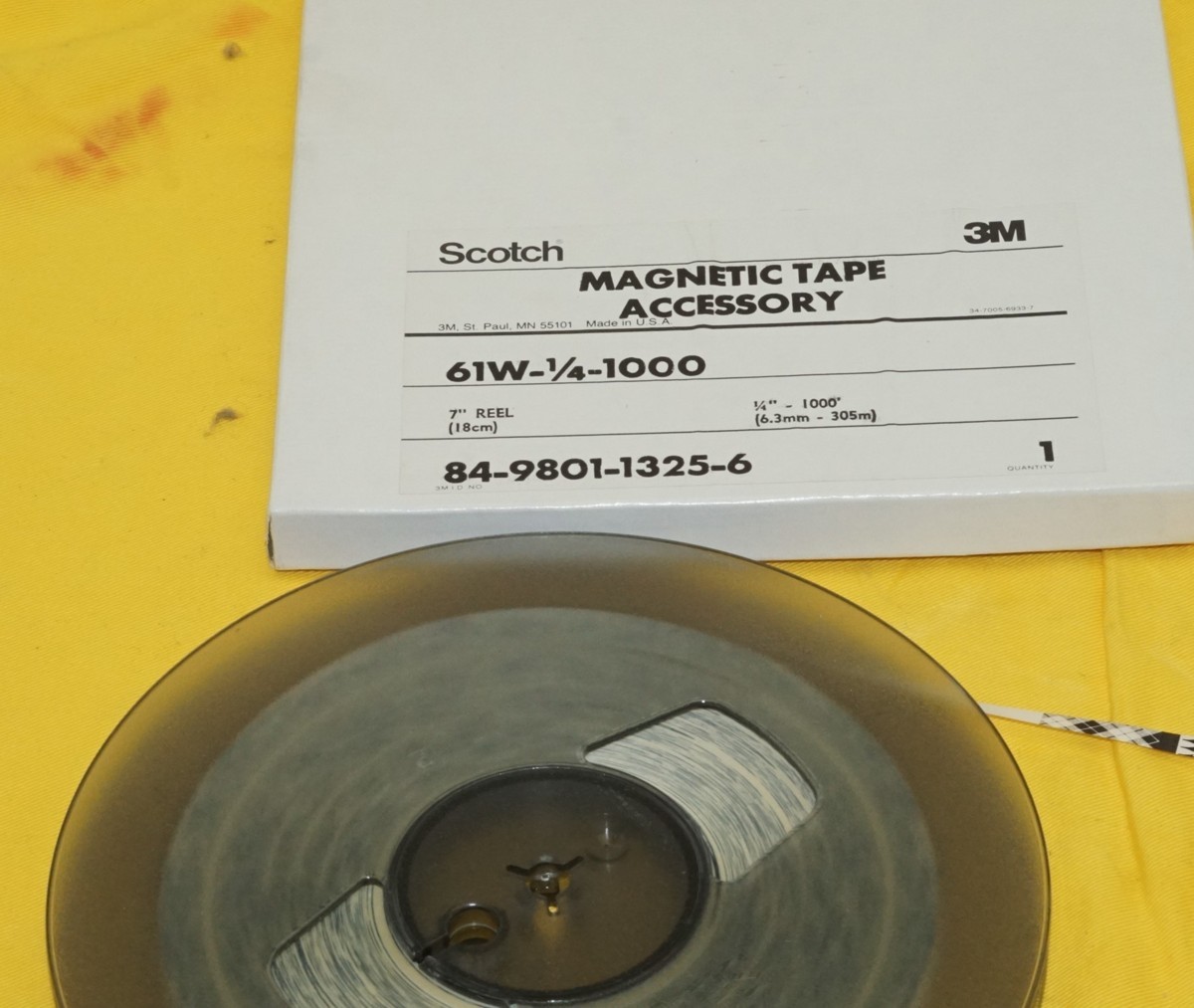 大人女性の A&P○SCOTH:MAG-TAPEアクセサリ-61w-1/4-1000:使い中