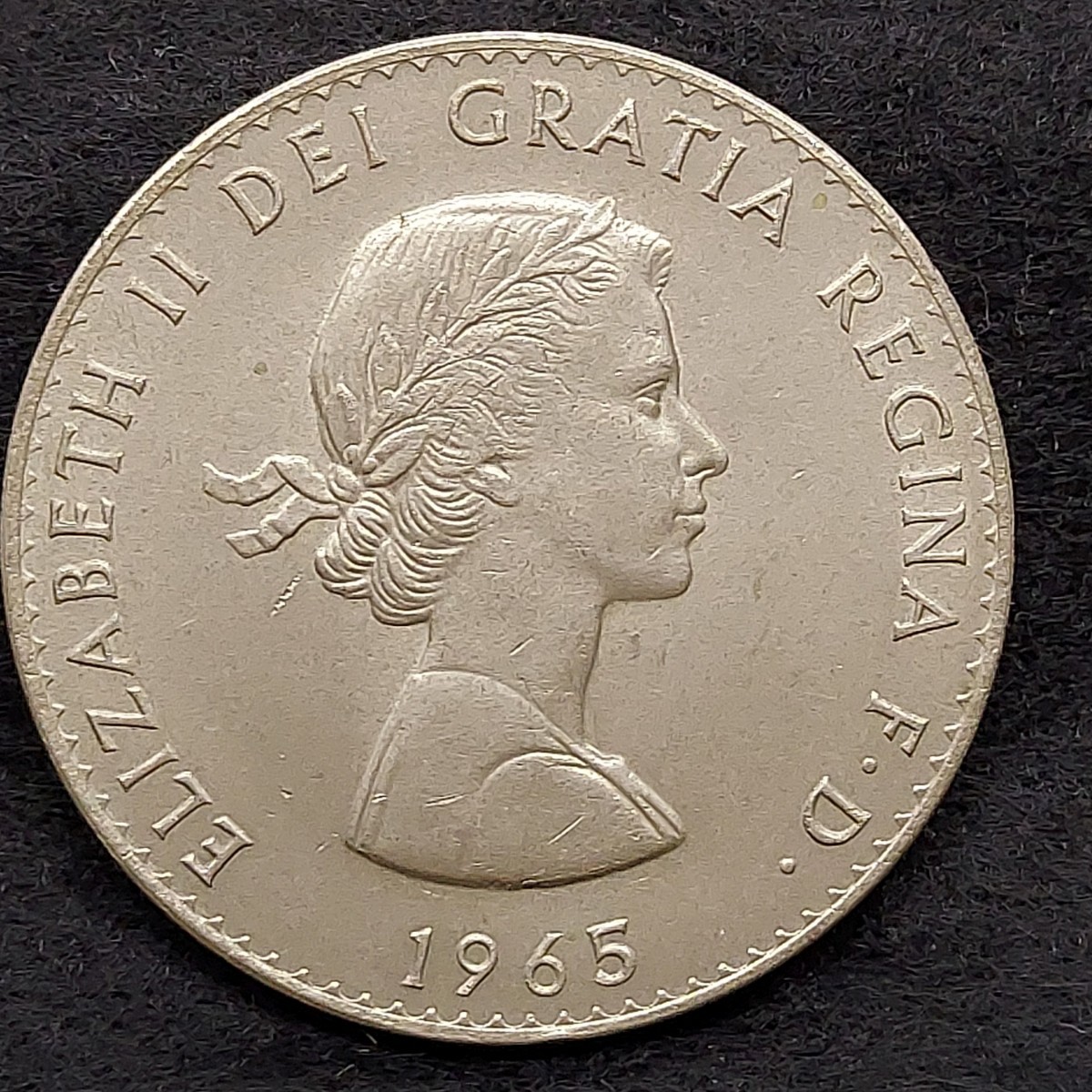 【51023】エリザベス2世チャーチル卿の逝去クラウン記念硬貨　イギリス記念硬貨　1965年　38.5×3.1㎜　28.46g_画像2