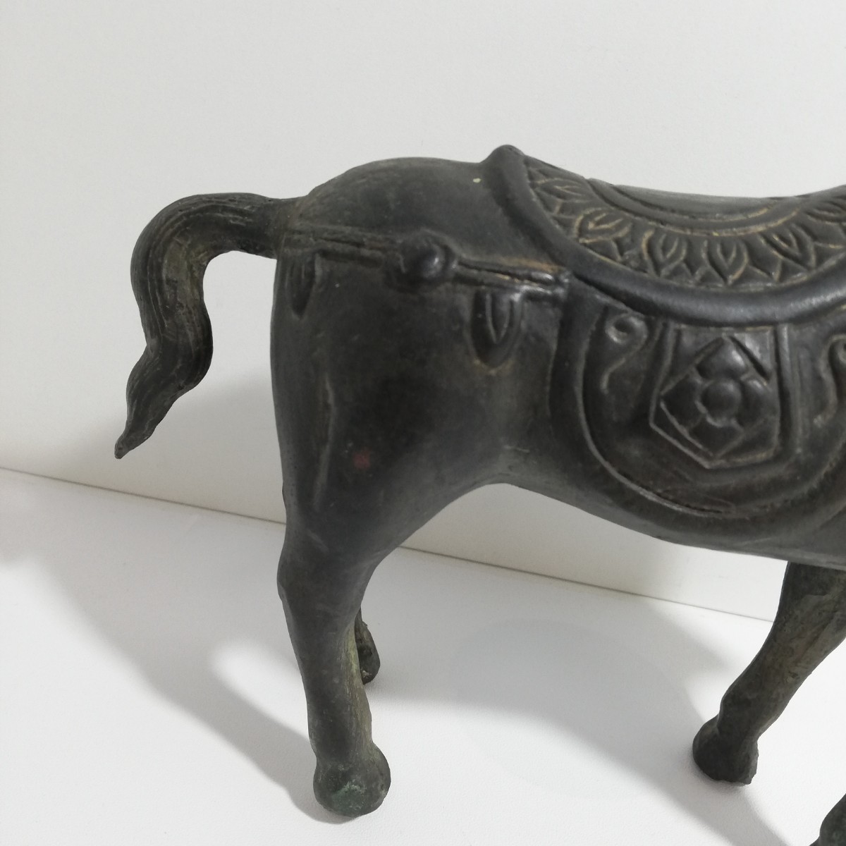 ビンテージ タイ製 馬の置物 ブロンズ像 高さ20.5cm×幅23cm [東洋美術 エスニック 馬 鋳物 青銅 MADE IN THAILAND]_画像6
