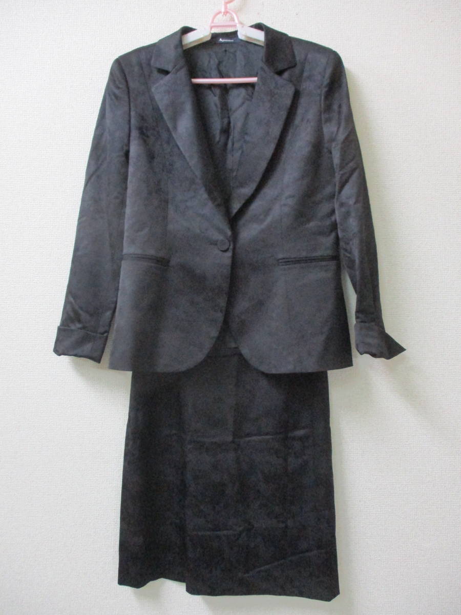 Ａｑｕａｓｃｕｔｕｍ　アクアスキュータム　レディース　スーツ　サイズ１０　黒　（株）レナウン　MADE　IN　JAPAN　日本サイズ１１号