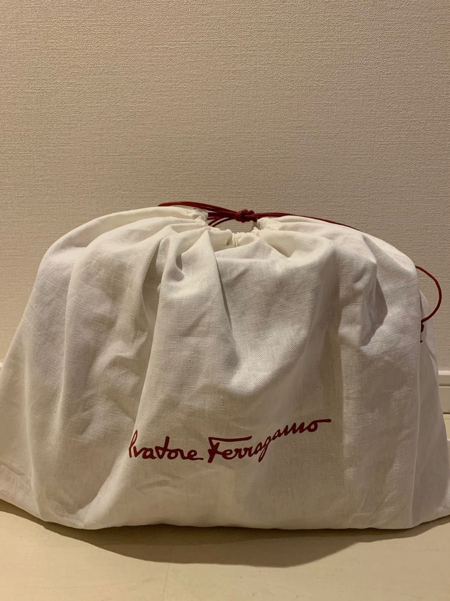 フェラガモ　Ferragamo バッグ