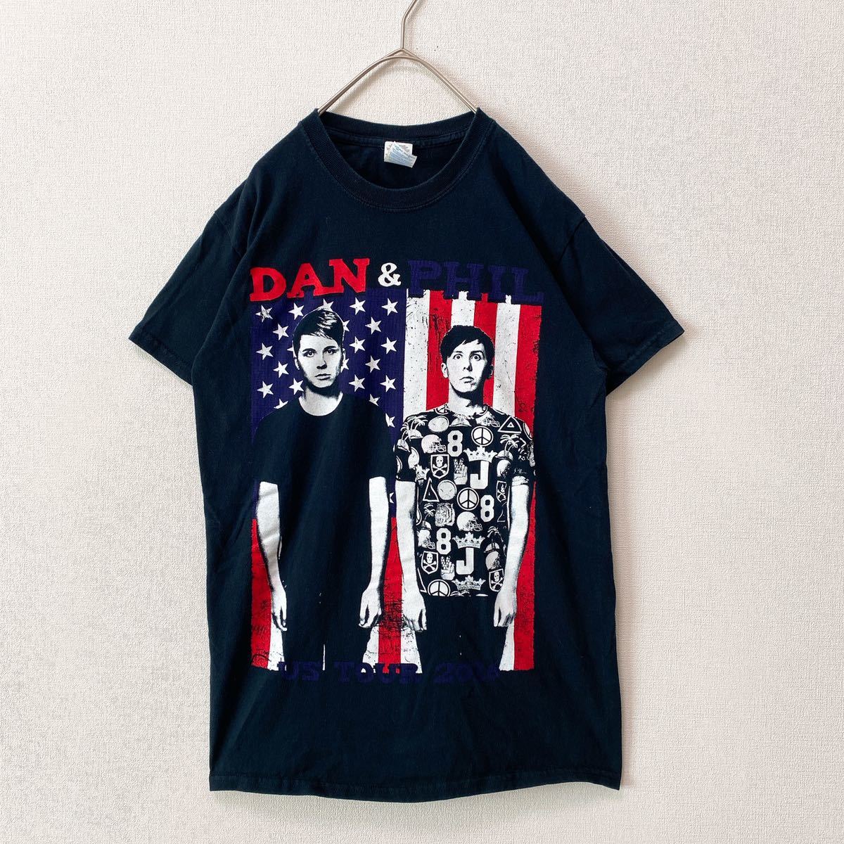 US古着　半袖Tシャツ　DAN&PHIL バンドTシャツ　ロック　男女兼用　Sサイズ　ユニセックス　ビッグプリント　黒色_画像2