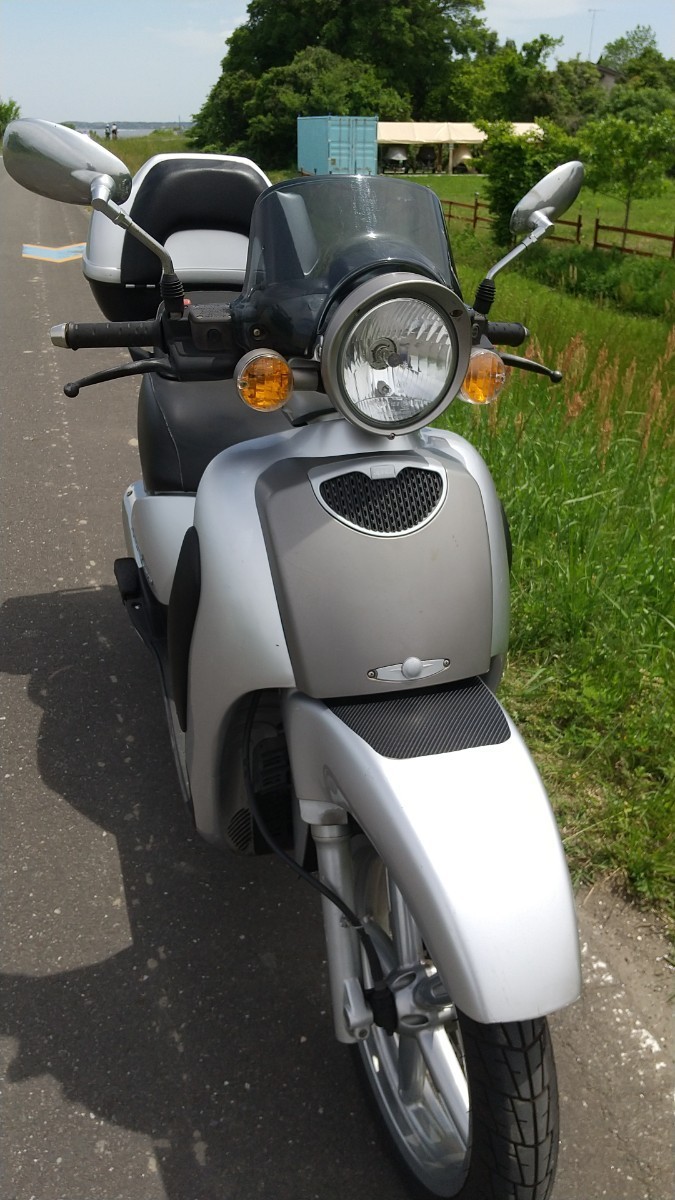 ▼見た目クラシカル▼スクーター スカラベロ (カブト虫) アプリリア▼ 軽く100Km/hオーバーの水冷レーサー顔負けスクーター▼_フェンダー写らない傷あります