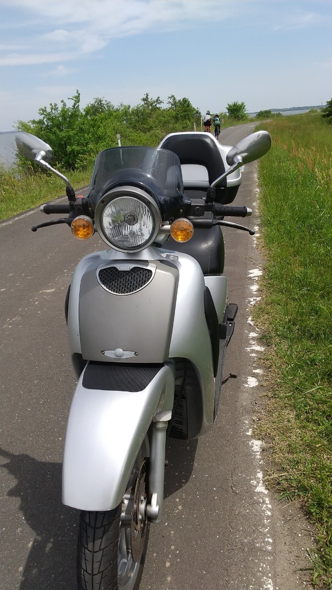 ▼見た目クラシカル▼スクーター スカラベロ (カブト虫) アプリリア▼ 軽く100Km/hオーバーの水冷レーサー顔負けスクーター▼_画像2