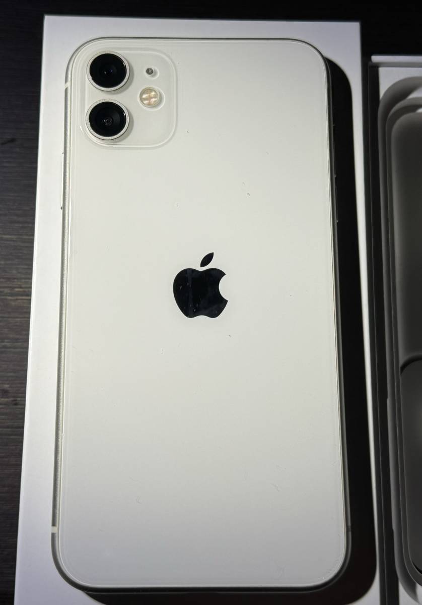 Apple iPhone11 64GB White □SIMフリー-