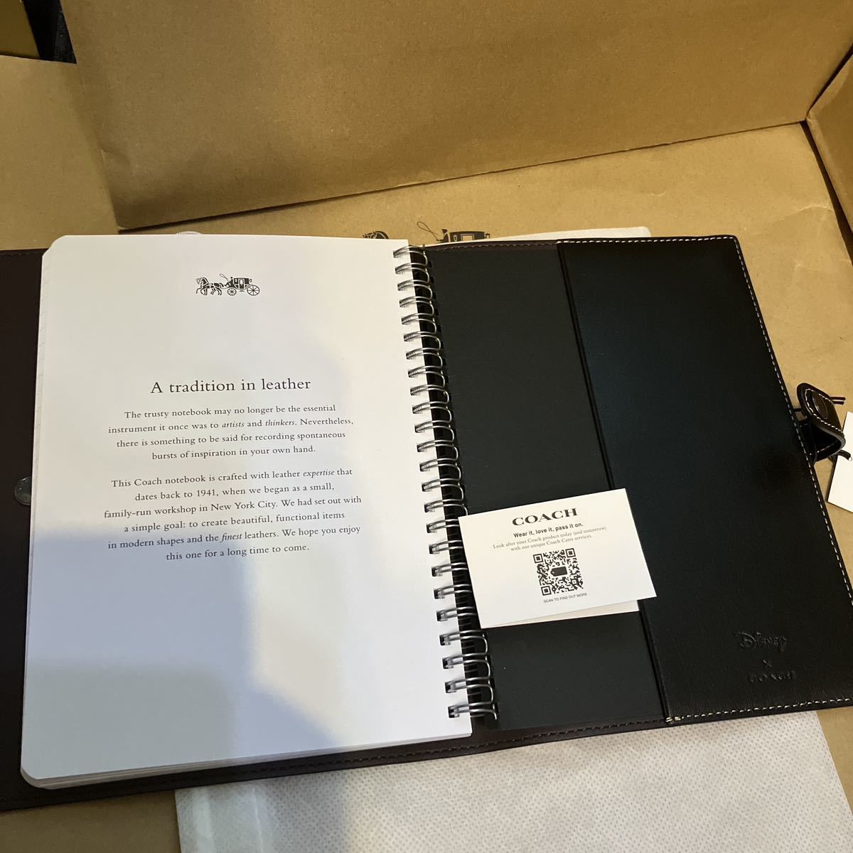 送料込●新品●COACH X ディズニー100周年コラボ 手帳 A ノート ホリデイ ミッキーミニードナルドプルート2023年コラボ新作 ミッキーマウス