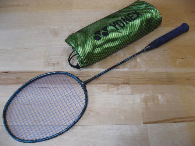 一番人気物 バドミントンラケット 美品◇YONEX VOLTRIC FORCEⅡ Z