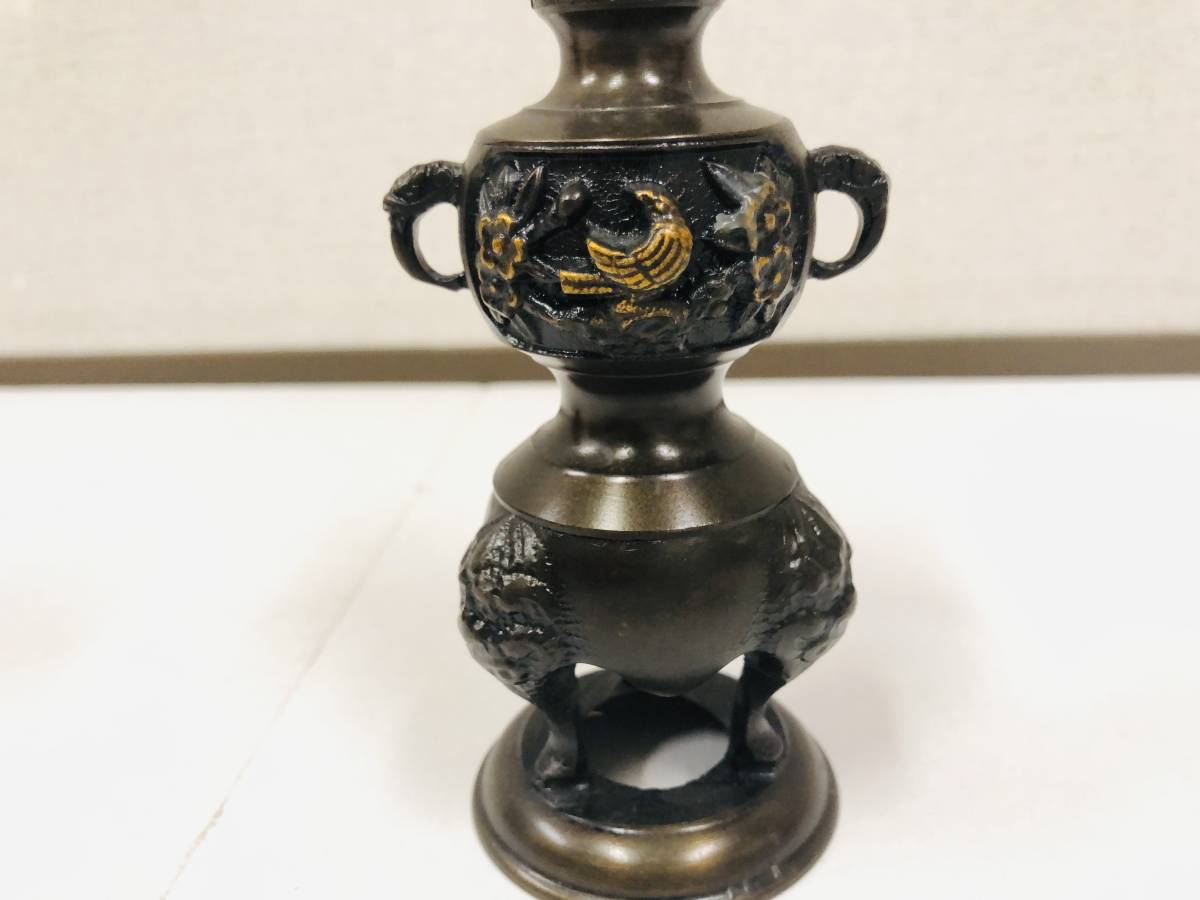 仏壇 仏具 寺院 仏教 美術 / ２具足 花鳥模様彫 丸型花立×１個【刻印あり 】 火立×１個 真鍮製 宣徳色 総重量 約 946g 荘厳_画像5