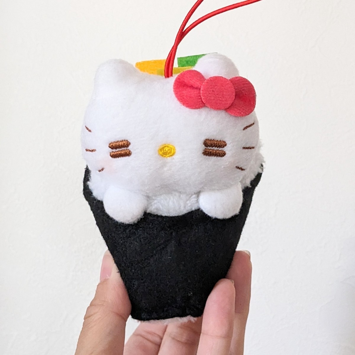 R*W様 ハローキティ いくら軍艦寿司ストラップ ハローキティぬいぐるみストラップ HELLO KITTY サンリオ SANRIO
