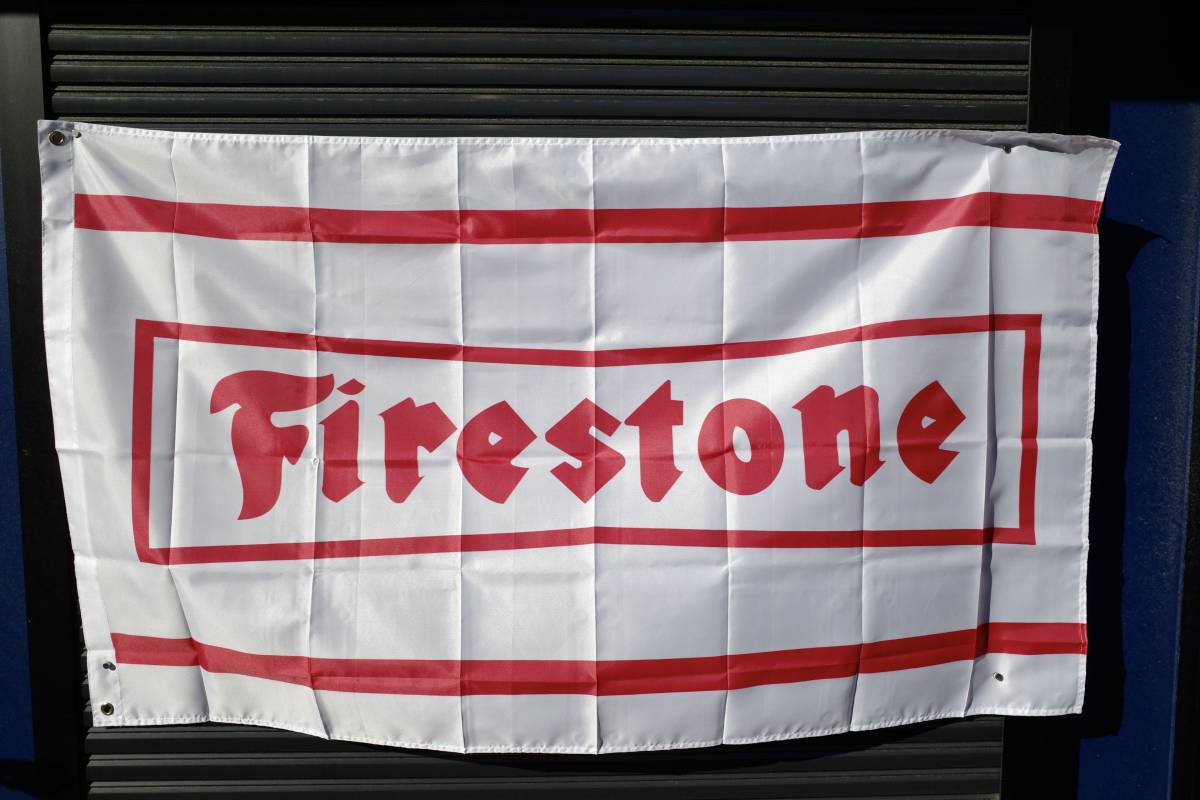 新品 Firestone ファイヤーストーン フラッグ FLAG WHITE バナー 看板 世田谷ベース インテリア ガレージ タイヤ hotrodの画像1