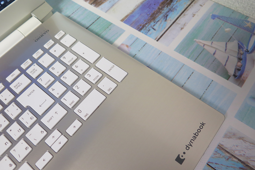 フルHD【高速Core i7(第6世代)☆爆速新品SSD512GB+メモリ8GB】東芝T75