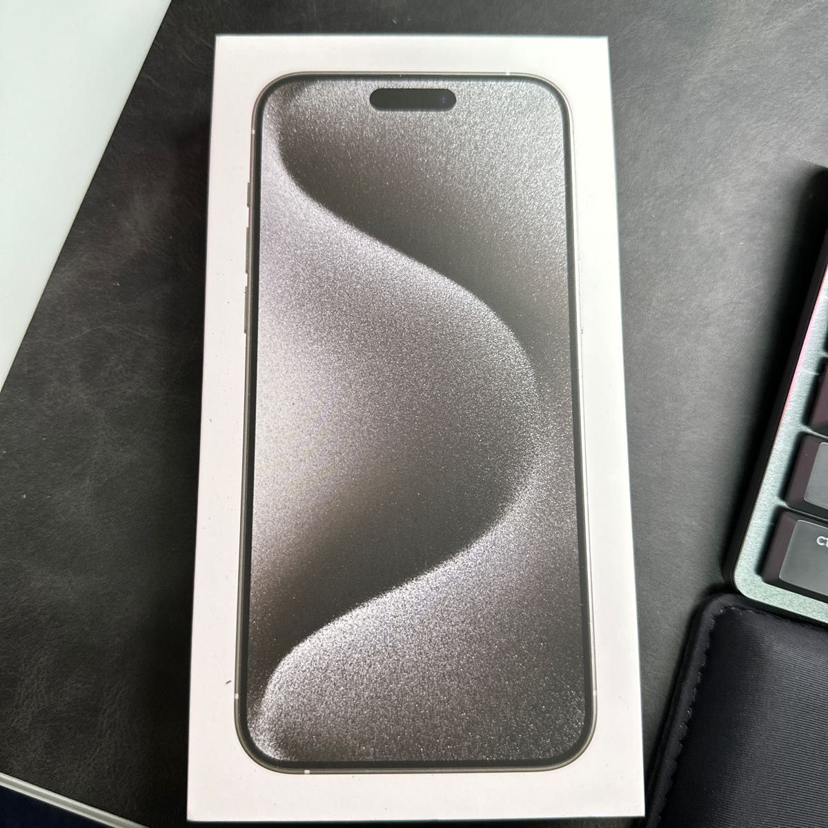 iPhone15pro ホワイトチタニウム 傷なし美品 即日発送可能iPhone 15 Pro Max 256GB ホワイトチタニウム