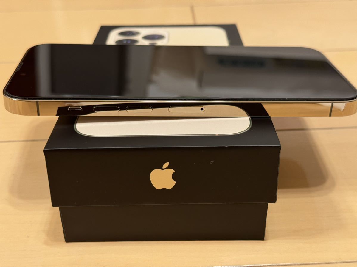 iPhone 13 Pro Max 256GB ゴールド 美品 SIMフリー Appleストア購入品