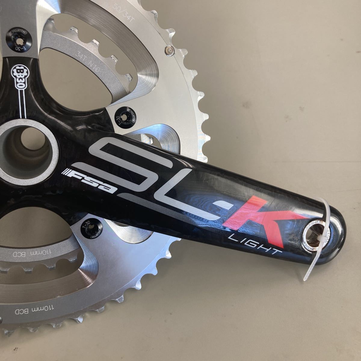 FSA SL-K LIGHT HOLLOW CARBON BB30 BCD110 50/34T 170L 美品 FSA SL-K LIGHT HOLLOW CARBON BB30 BCD110 50/34T 170L 美品