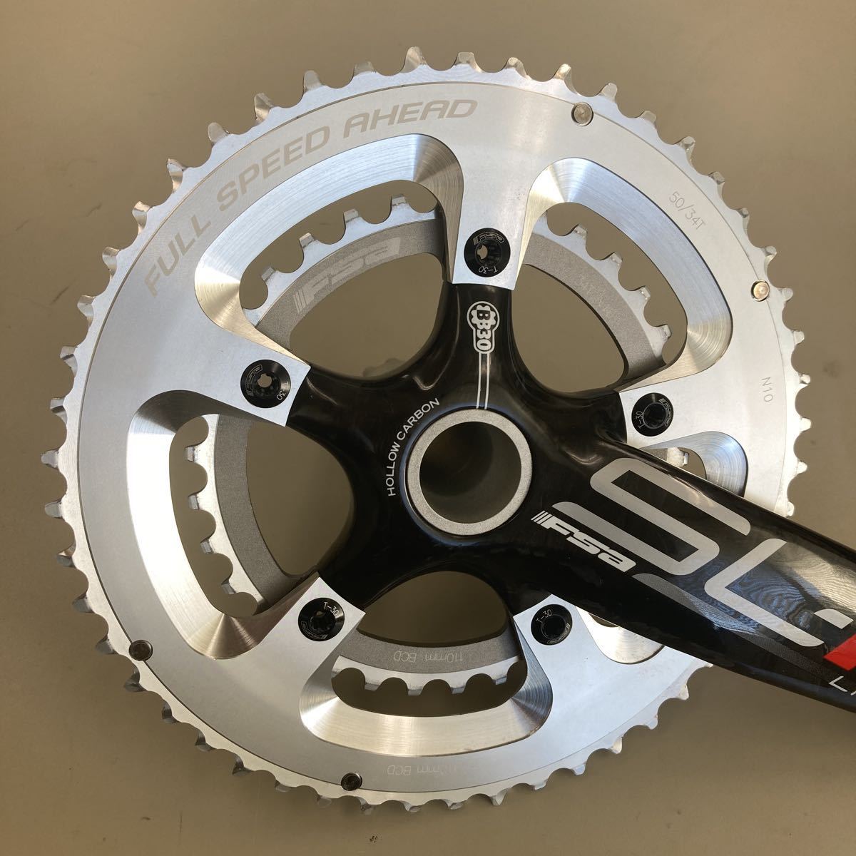 FSA SL-K LIGHT HOLLOW CARBON BB30 BCD110 50/34T 170L 美品 FSA SL-K LIGHT HOLLOW CARBON BB30 BCD110 50/34T 170L 美品