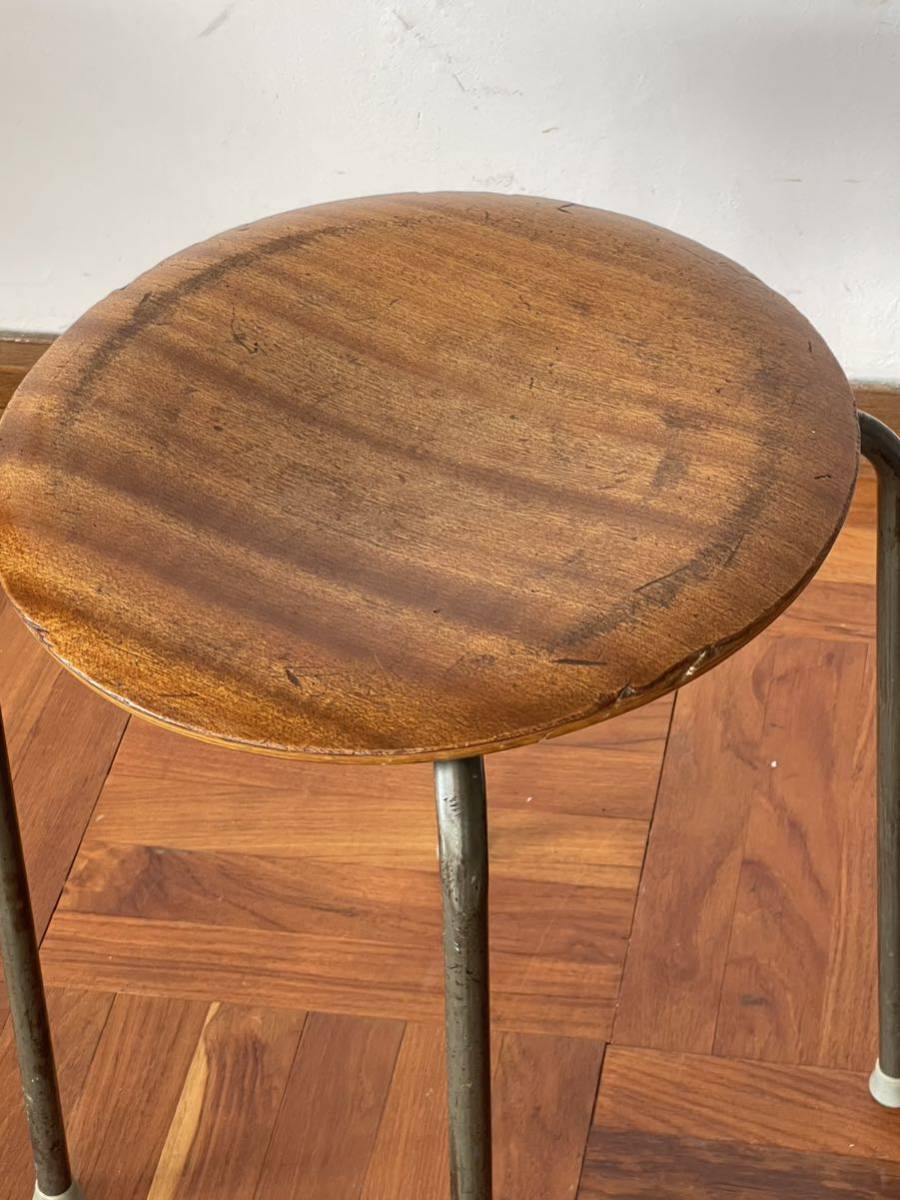  Northern Europe Denmark Vintage cheeks dot stool start  gold ground Vintage Mid-century Fritz Hansen 1