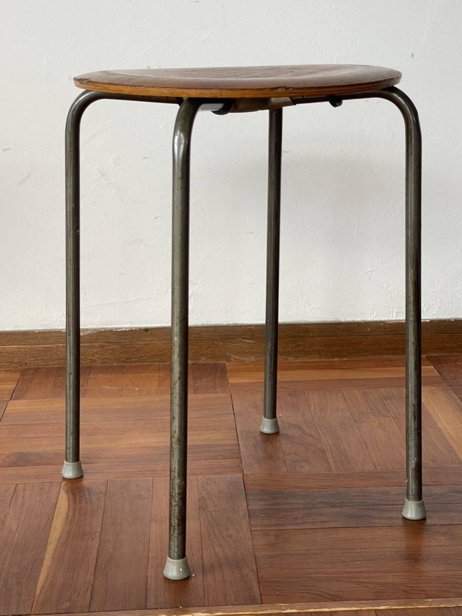  Northern Europe Denmark Vintage cheeks dot stool start  gold ground Vintage Mid-century Fritz Hansen 1