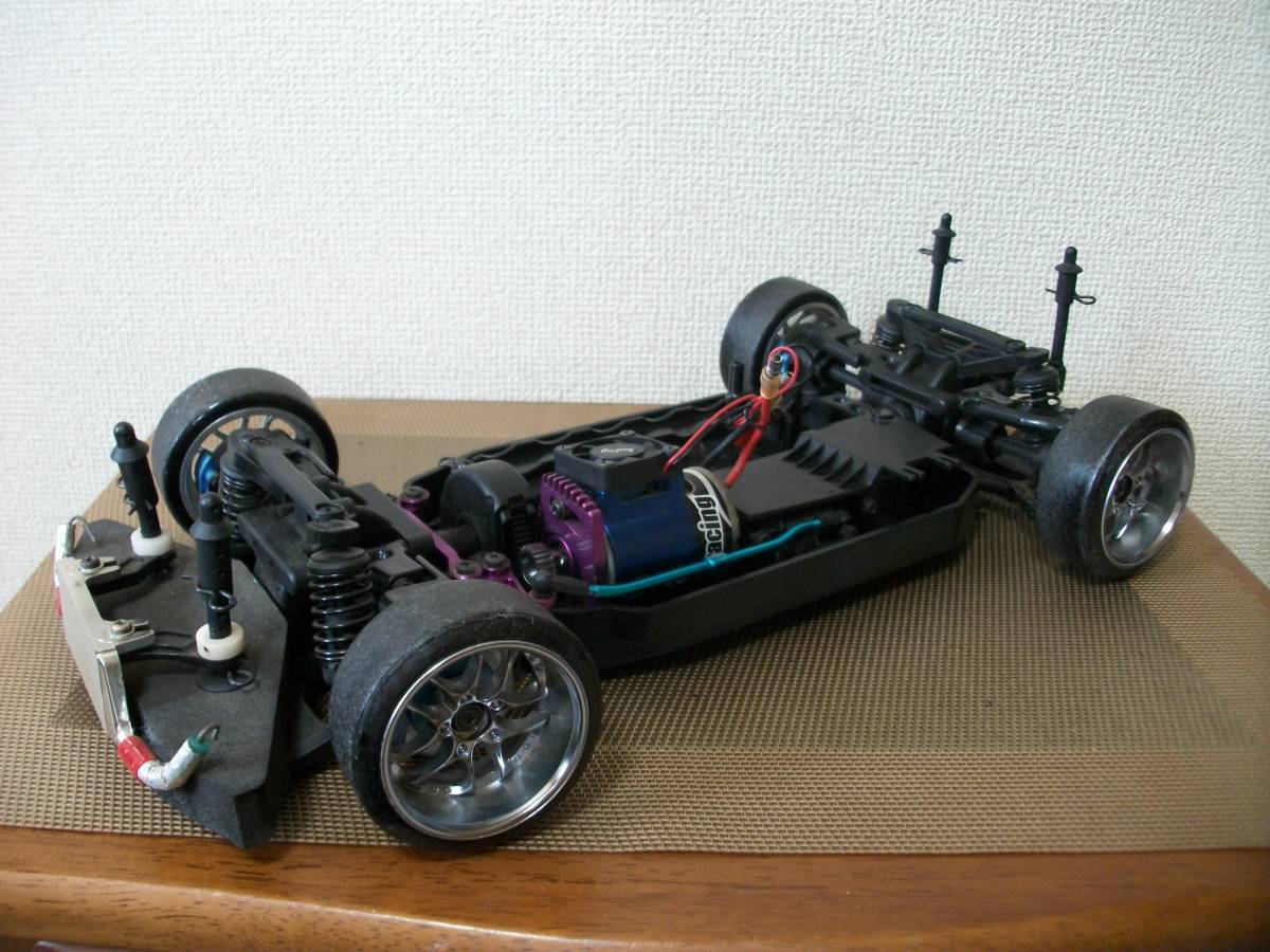 ☆【超目玉商品】HPI？　シャーシ　アルミパーツ多数？　ドリタイヤ　部品取　メカ無　一応ジャンク扱　詳細不明　現状優先　中古！