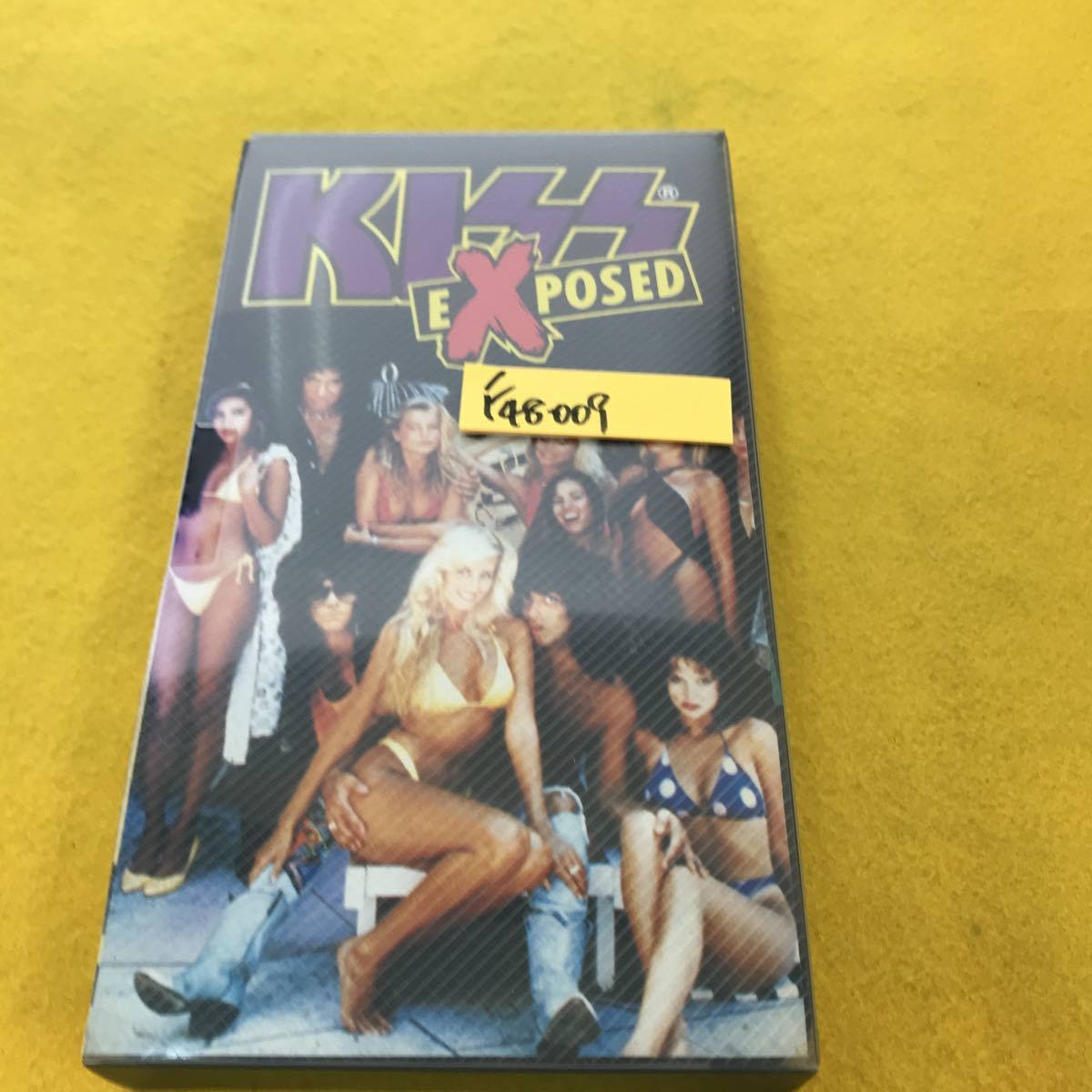 F48-009 KISS エクスポーズド '75~'86年の貴重なクリップ、ライヴをジーン・シモンズ、ポール・スタンレー自らが紹介。VHS
