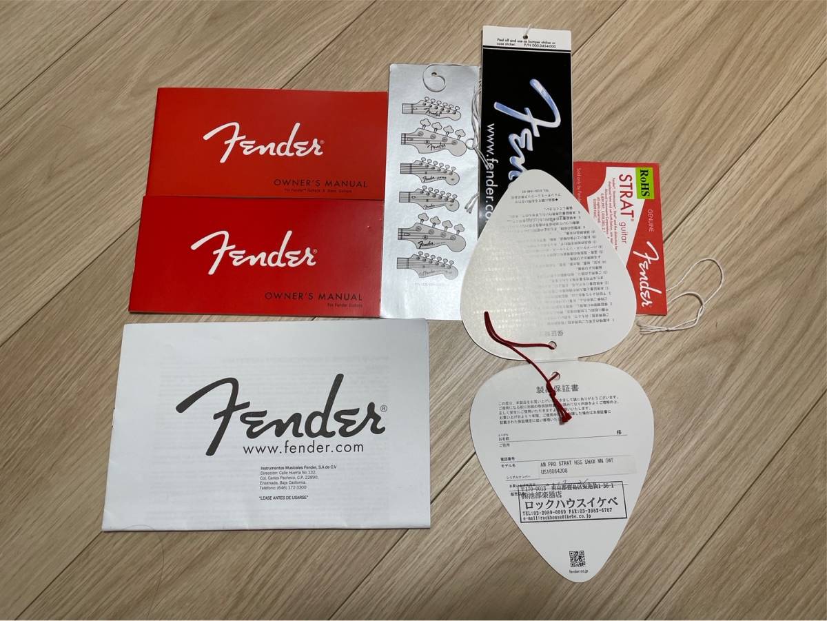 【新品同様】フェンダー Fender American Professional Stratocaster HSS Shawbucker Olympic White Maple _画像5