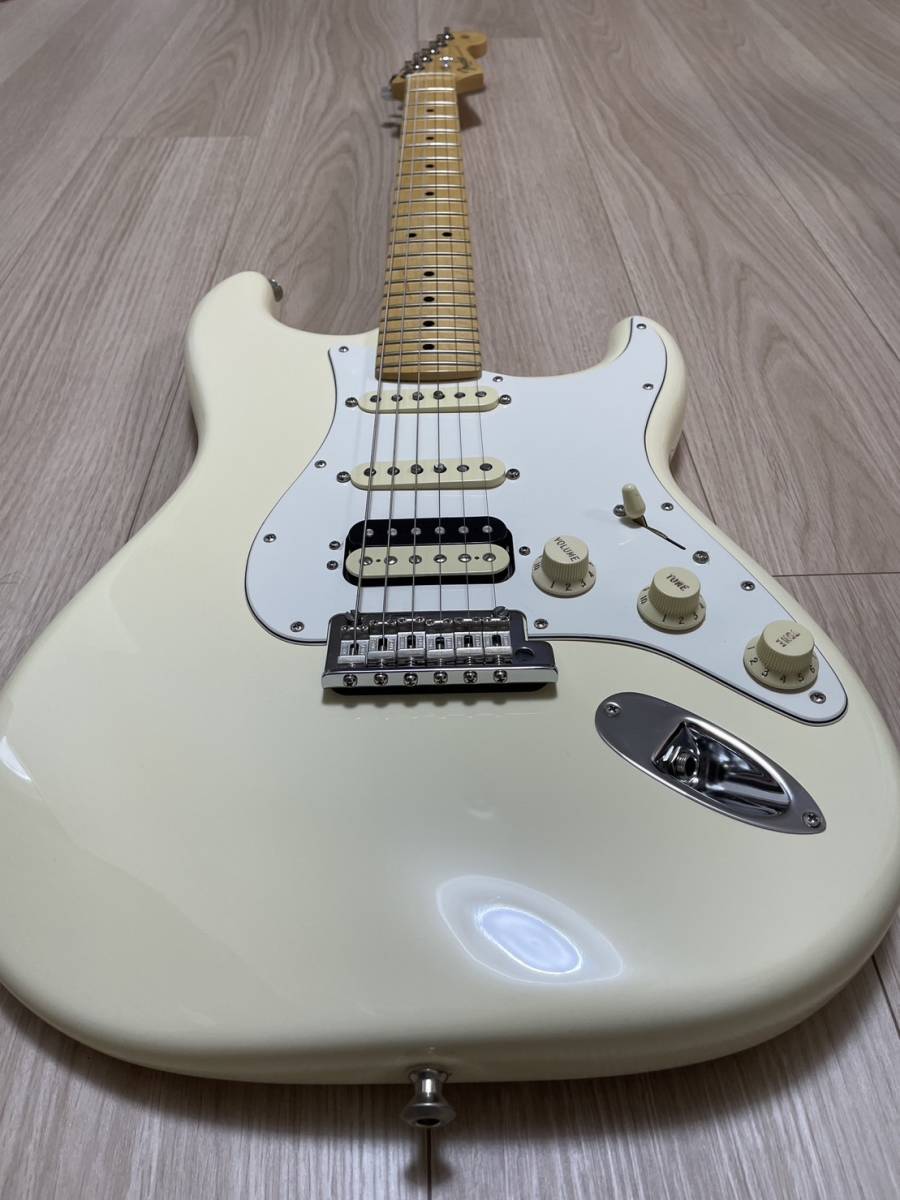 【新品同様】フェンダー Fender American Professional Stratocaster HSS Shawbucker Olympic White Maple _画像3